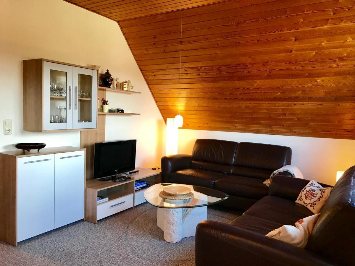 Mal Steinbock _ Ferienwohnung Anni Malente Esterno foto