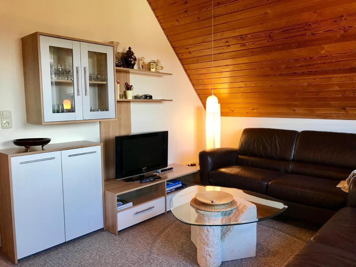 Mal Steinbock _ Ferienwohnung Anni Malente Esterno foto