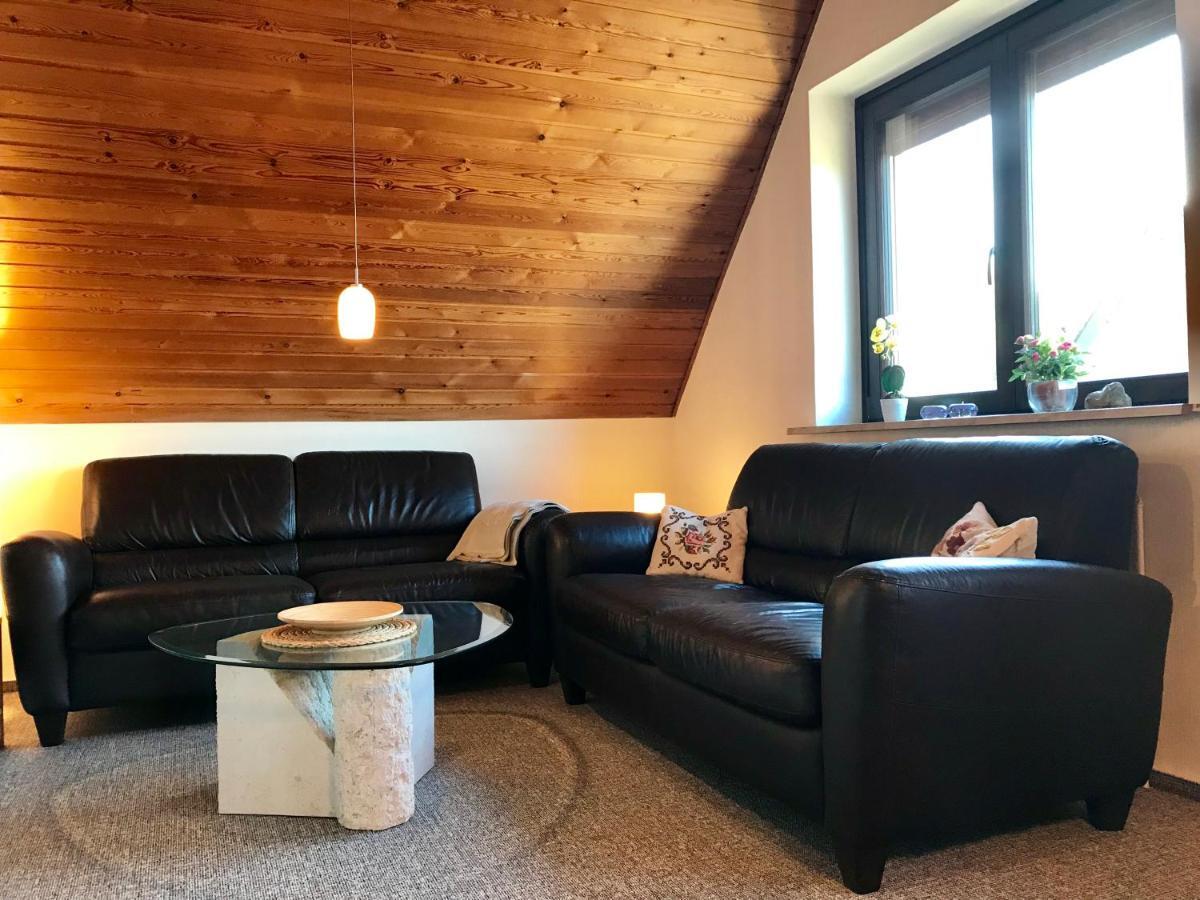 Mal Steinbock _ Ferienwohnung Anni Malente Esterno foto